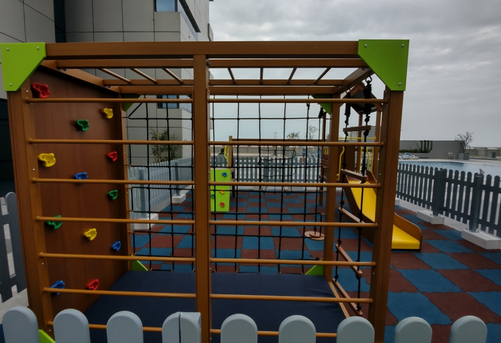 Chain Holdings – Outdoor Play Equipment