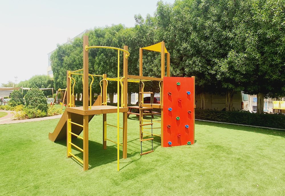 RAK Hospital – Outdoor Play Equipment