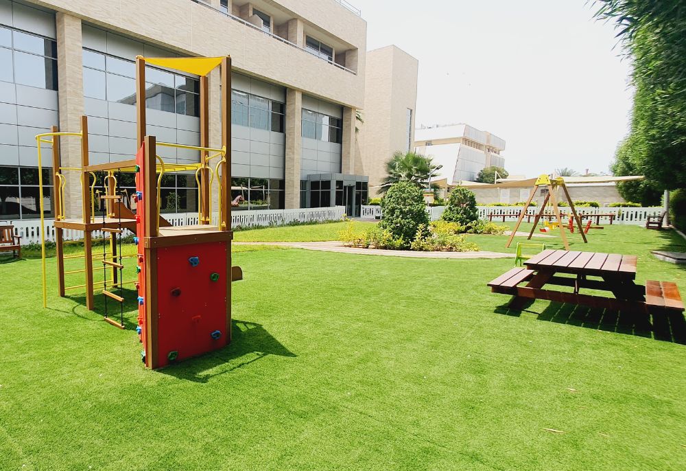 RAK Hospital – Outdoor Play Equipment