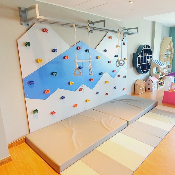 Mountain Climbing Wall - Large - Type 2
