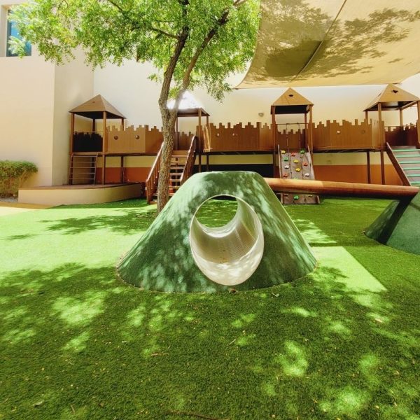 HIL8-Adventure Hill with 2x Tunnel and Round Wooden Balance Beam