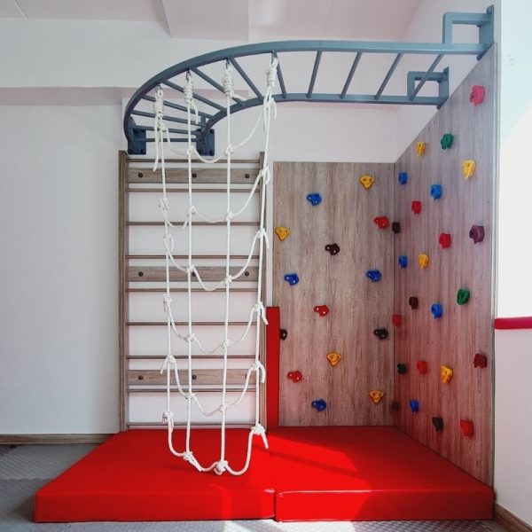Corner Climbing Wall With Curve Monkey Bar