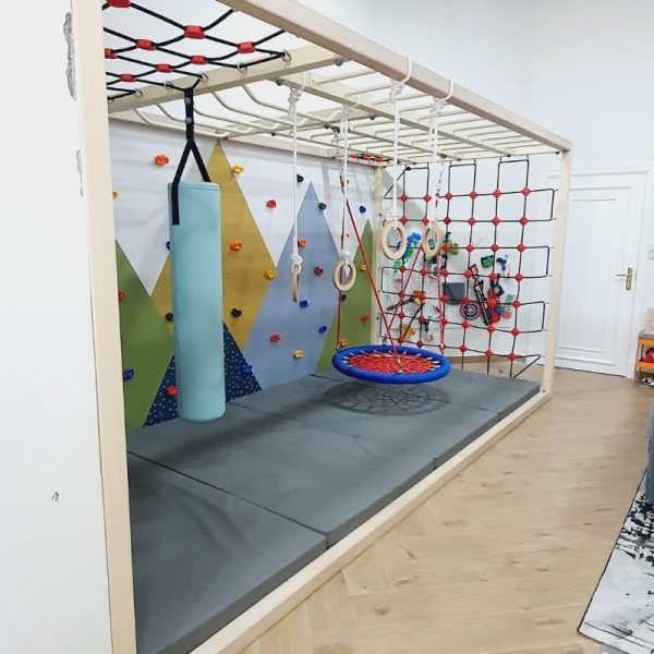 Climbing Wall Frame Set With Accessories 2