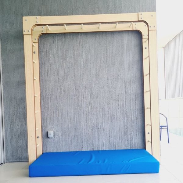 Moon Kids Monkey Bars With Safety Mattress