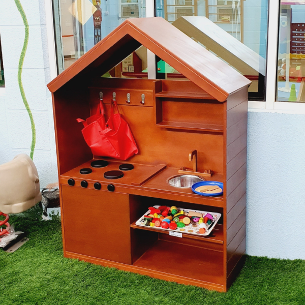Mini House Mud Kitchen