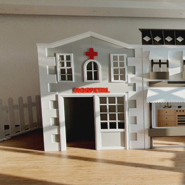 PLAH131 - Playhouse Hospital Type - 2