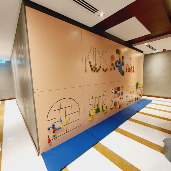 MOONKIDS SENSORY WALL