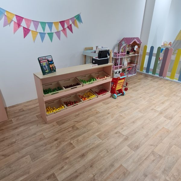 Noura' Shelf Unit