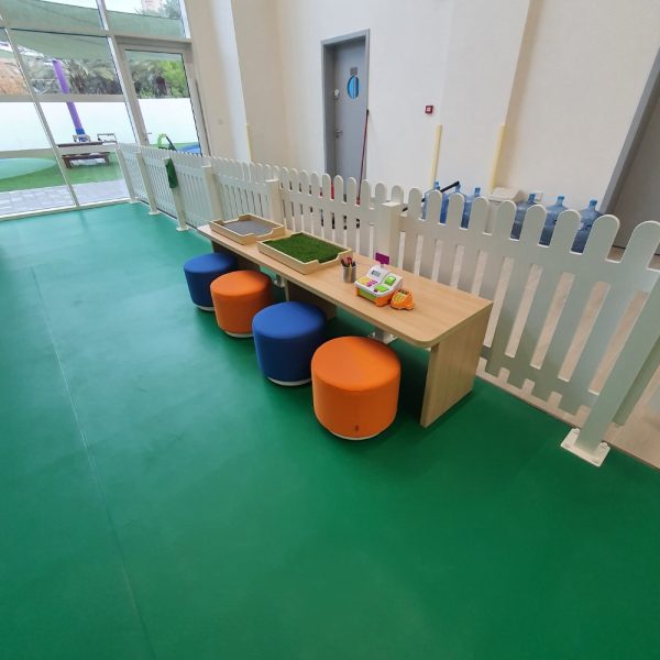 Free-Standing-Table