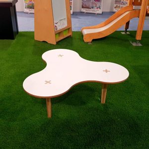 moon-kids-fidget-spinner-table-1