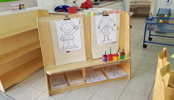 moon kids furniture paint easel3