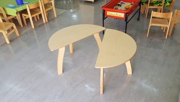 moon kids furniture semi circle table2