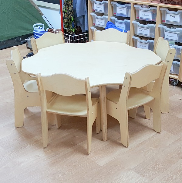 Moon Kids Flower Shaped Table