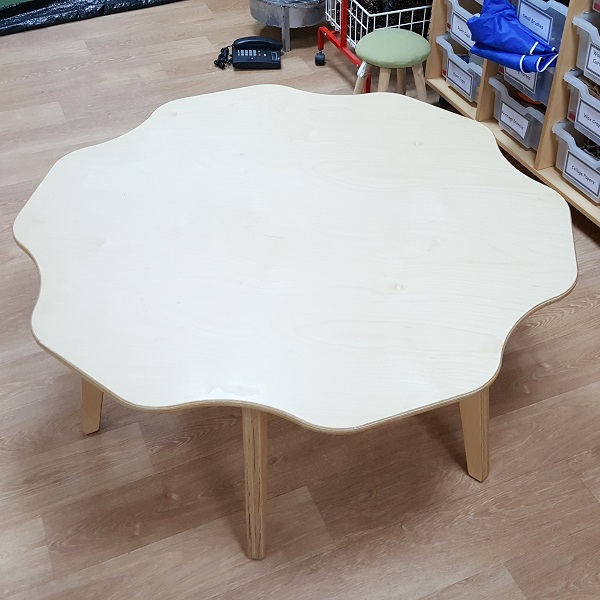 Moon Kids Flower Shaped Table