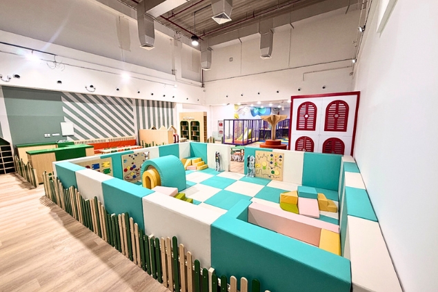 Commercial indoor play